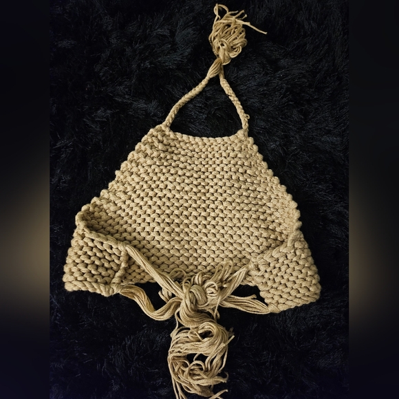 Small Halter - Picture 4 of 4